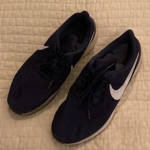 Nike Women’s Navy and White Athletic Shoes